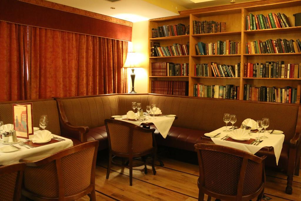Gullane's Hotel Ballinasloe Esterno foto